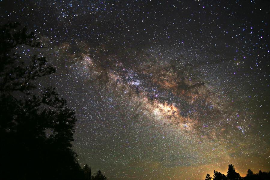 Canon 6D @28mm, F/2.8, 30 sec, ISO3200

This photo of the Milky Way was shot during a camping trip in Arizona with my trusty Canon 6D.