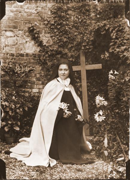 [Image: saint-therese-of-lisieux38.jpg]